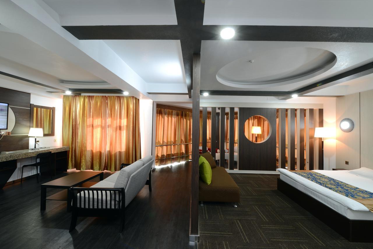 Zolo Hotel Улан-Батор Экстерьер фото